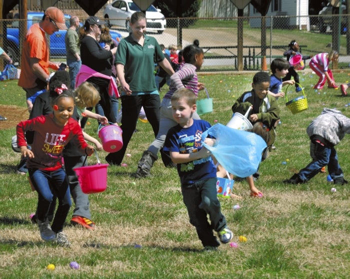 Coming out of the shell: Youngsters enjoy treats at Spencer Easter ...