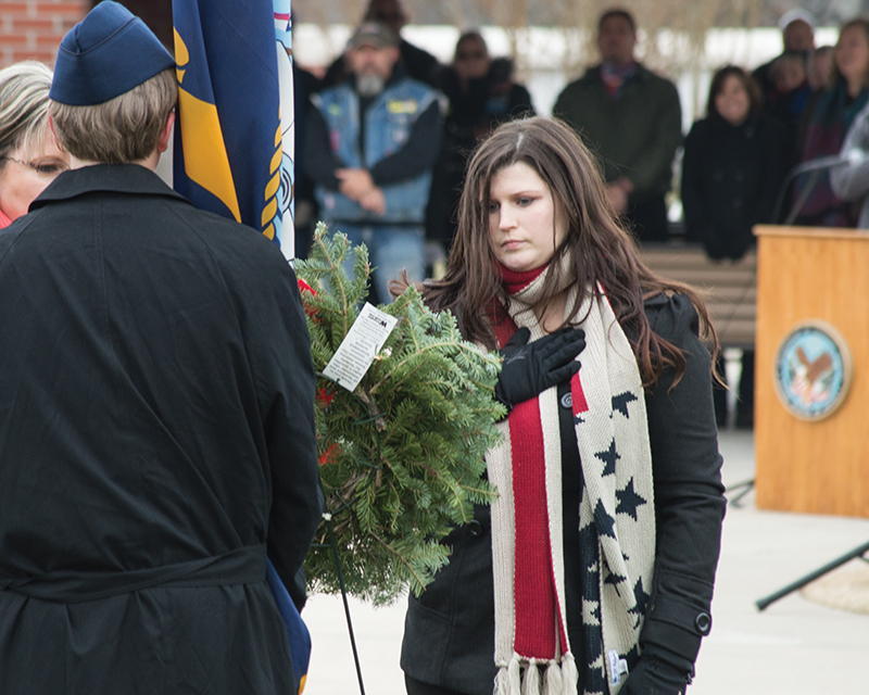 Wreaths Across America honors military at national cemeteries