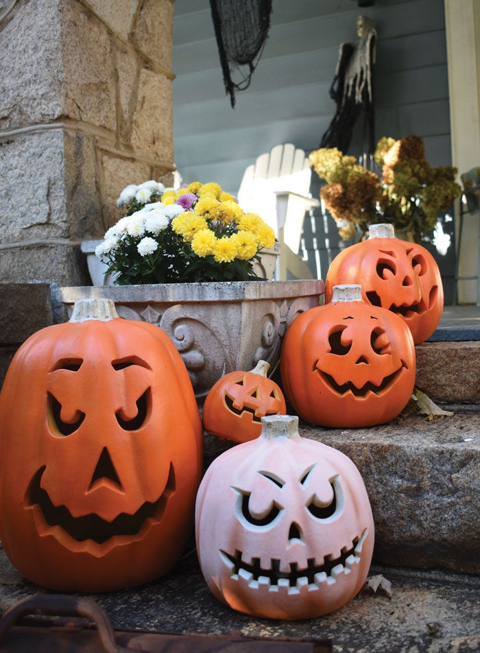 Salisbury homeowners get in the Halloween spirit - Salisbury Post ...