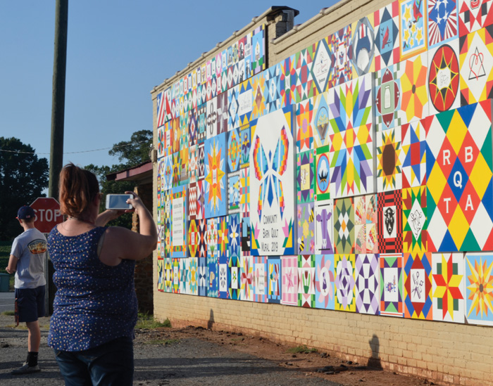 West Rowan community celebrates country's largest barn quilt