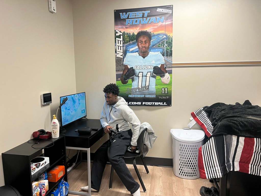 College football: Neely will play in Mississippi